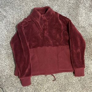 Maroon fleece pullover